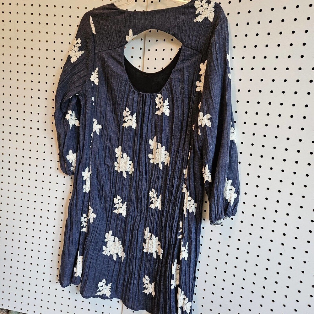 Beige by ECI Navy Blue Dress Ivory Embroidered Flowers Long Sleeve Size L